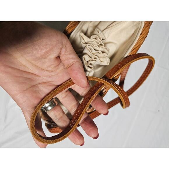 Rattan woven vintage purse. Leather strap. Handmade. Unique. Rare find.‎ Hippie. - Picture 12 of 14